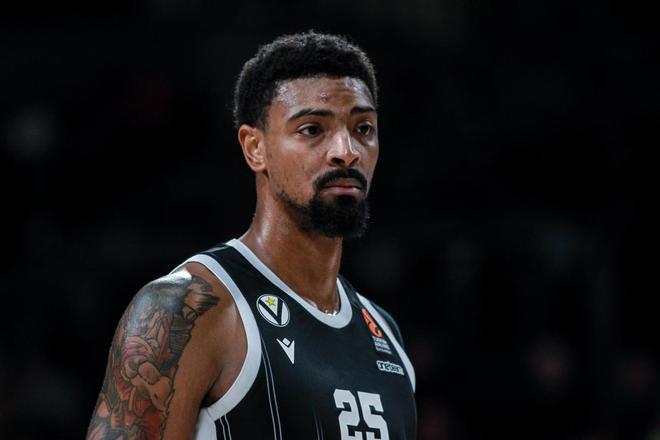 包含迈阿密热火内部会议纪要流出——今夜单刀错失；CBA常规赛使命明确；赛程密集仍需轮换的词条