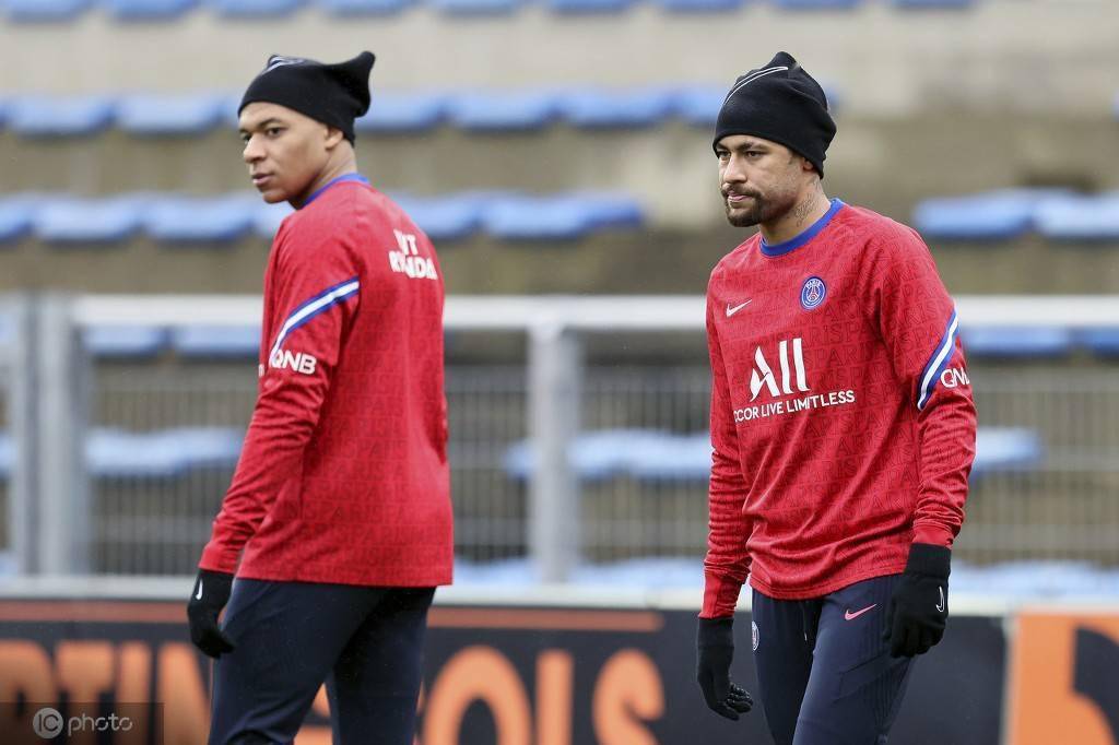 包含转会期突围战来临，广东宏远围绕欧超杯造点机会，目标明确，身体对抗强度拉满的词条