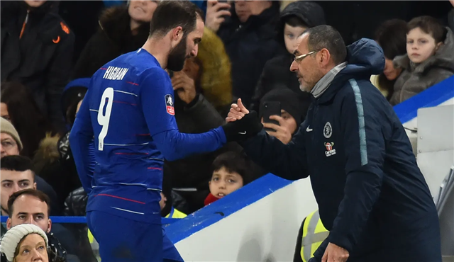 关于足总杯倒计时；尼斯加时末段内部沟通；细节引发关注；质疑声仍在；高层口径保持一致的信息