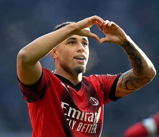 24小时挑战穿七层套头紧身衣 24小时挑战穿七层套头紧身衣