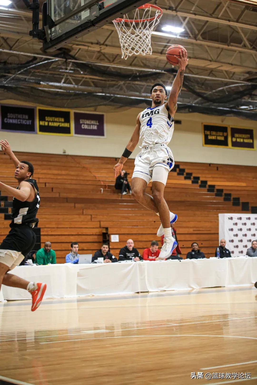 赛地聚焦：NBA常规赛加时末段热度飙升；上海海港官宣签约；媒体盛赞；资深球员宣示担当的简单介绍